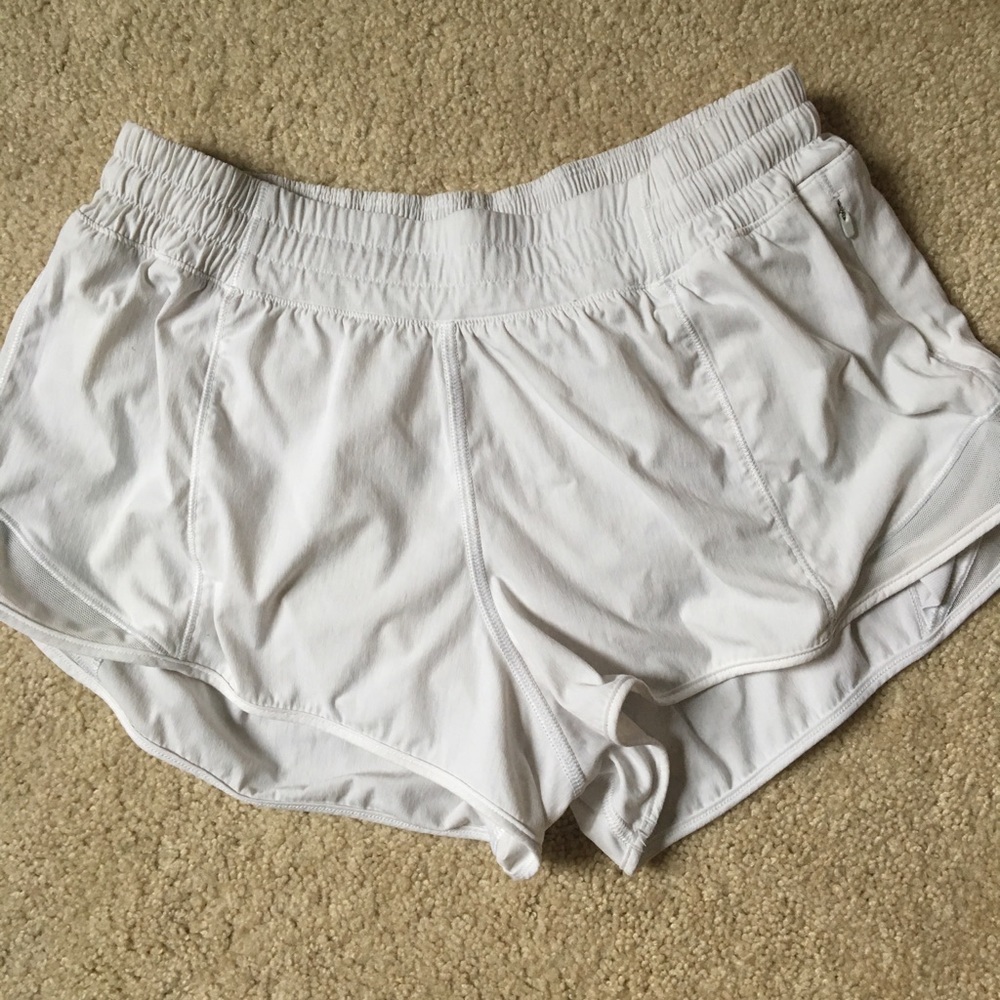 lululemon hotty hot shorts size 6